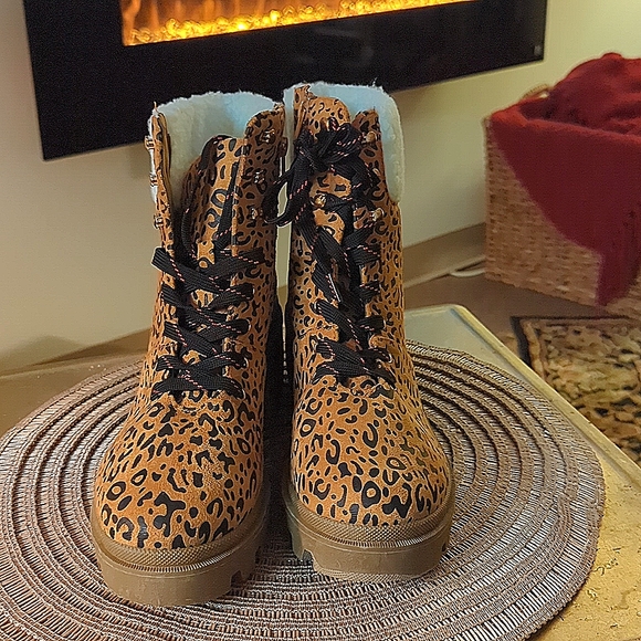 New Olivia Miller Ariel Combat Leopard boot - Picture 2 of 5